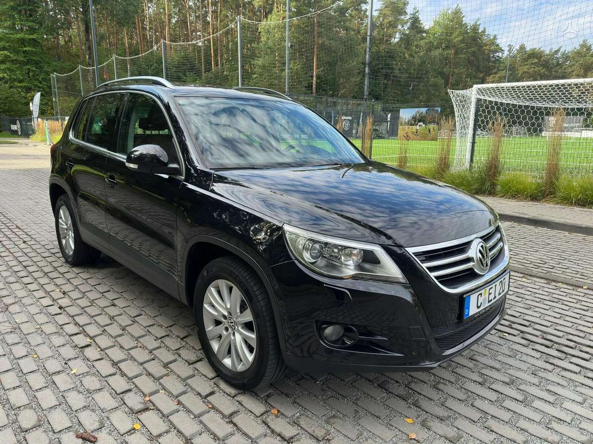 Volkswagen Tiguan - 11