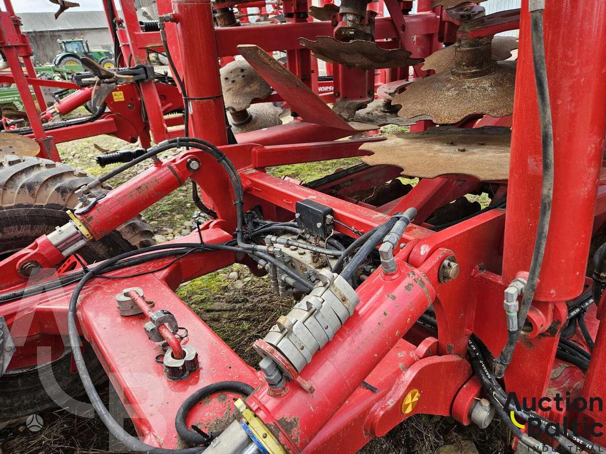 Horsch Joker 12 RT, scrapers, scrubbers