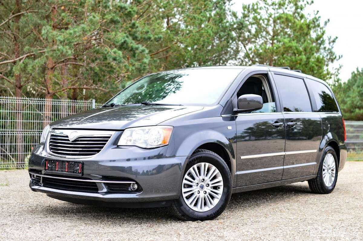 Lancia Voyager, 2.8 l., Минивэн