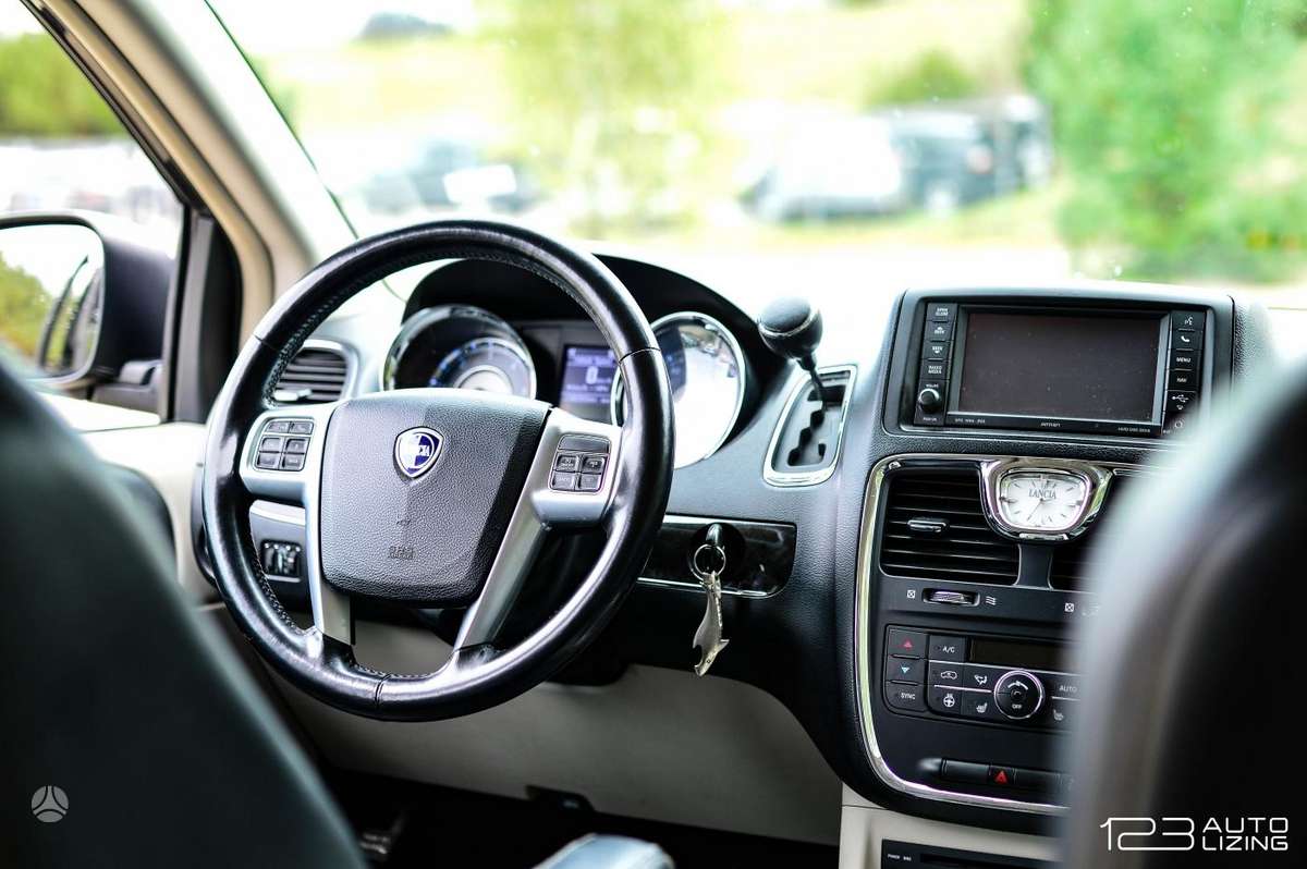 Lancia Voyager, 2.8 l., Минивэн
