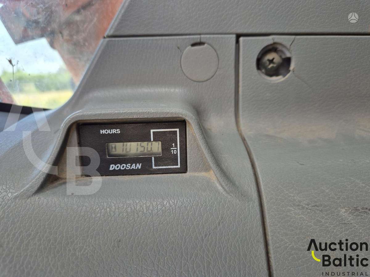Doosan DX 225 LC, excavator