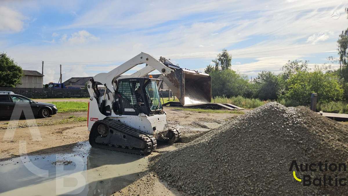 Bobcat T 300, mini loaders
