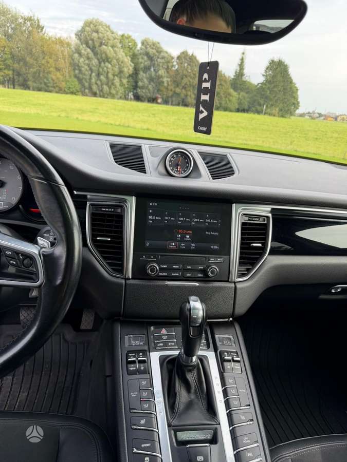 Porsche Macan - 10