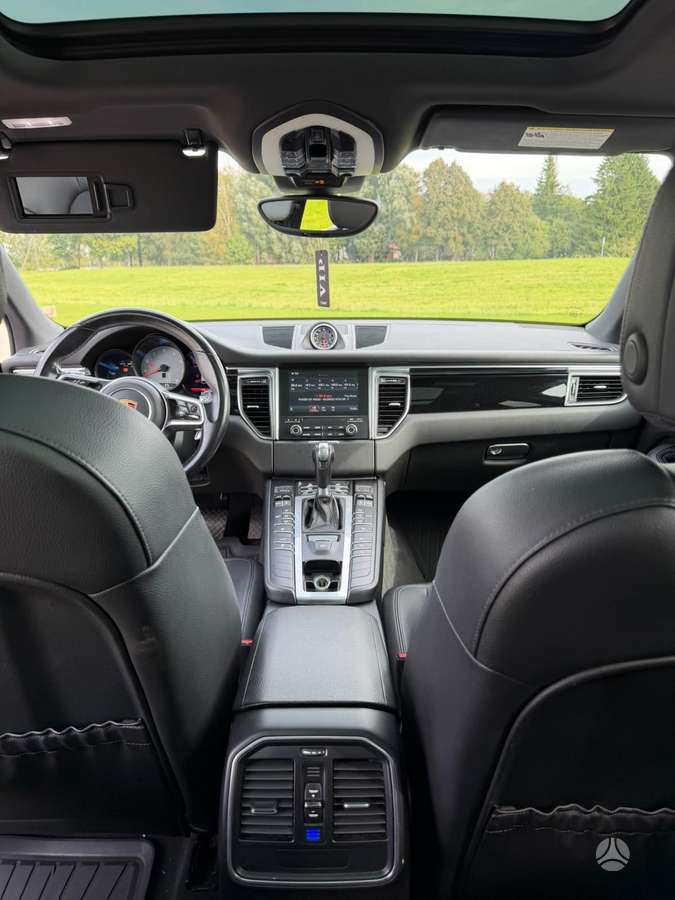 Porsche Macan - 11