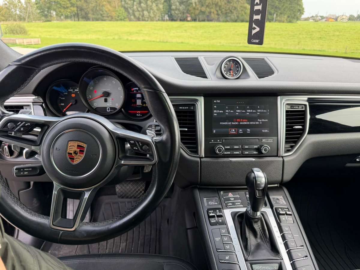 Porsche Macan - 12