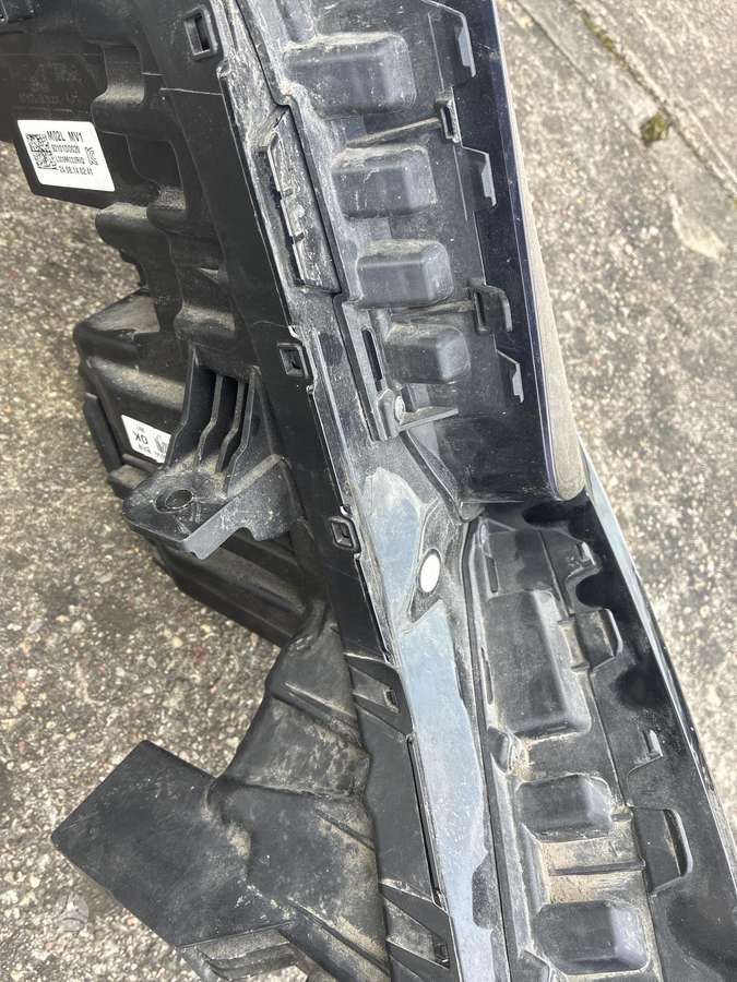 Kia EV9 Itrukes stiklas