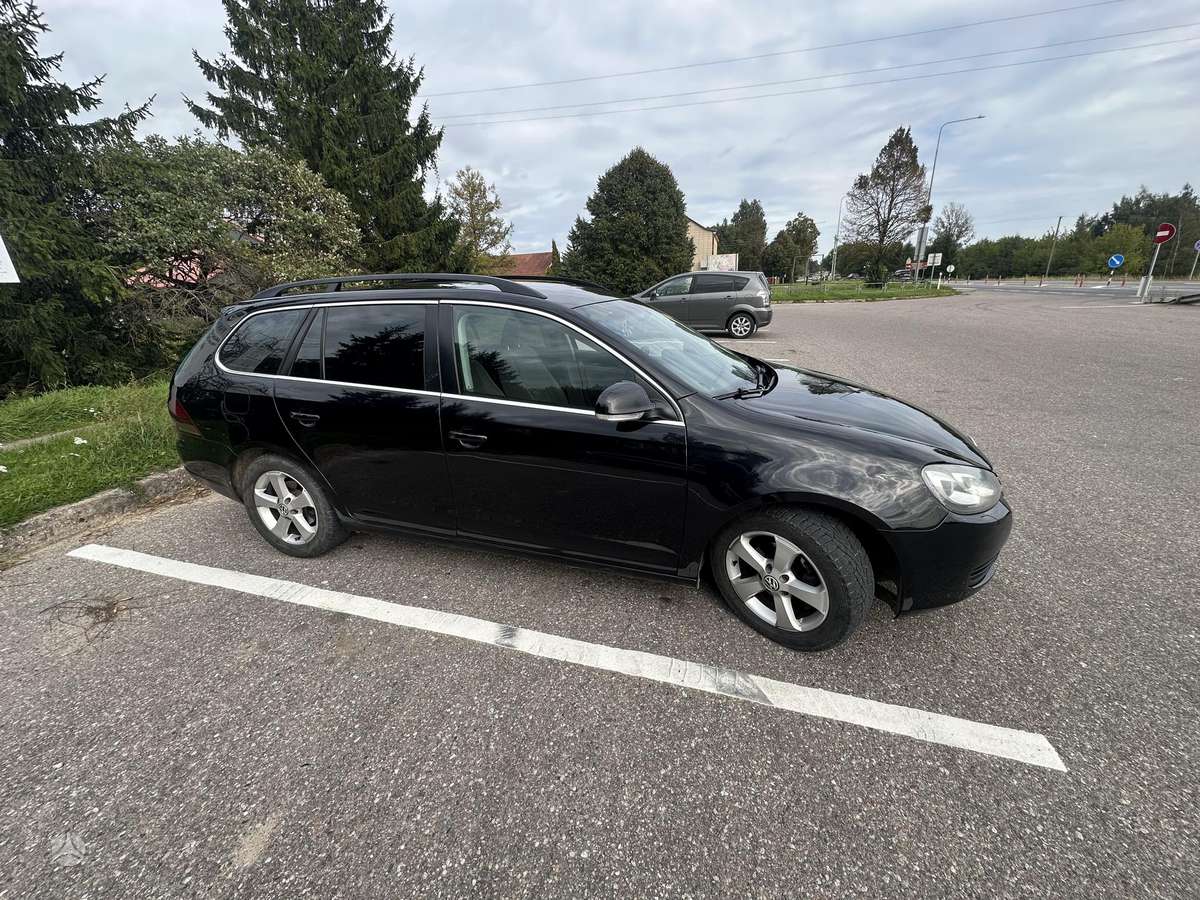 Volkswagen Golf - 6