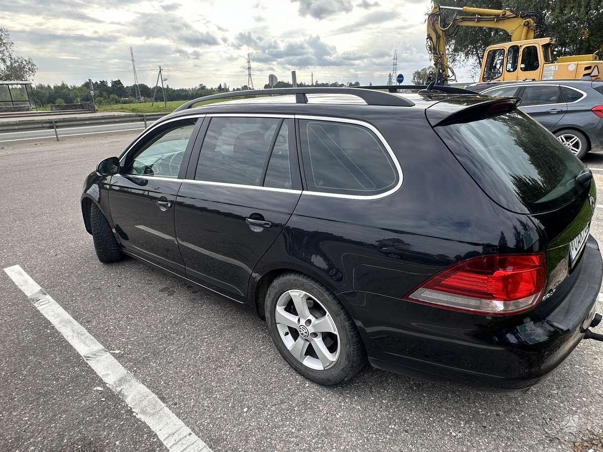 Volkswagen Golf - 8
