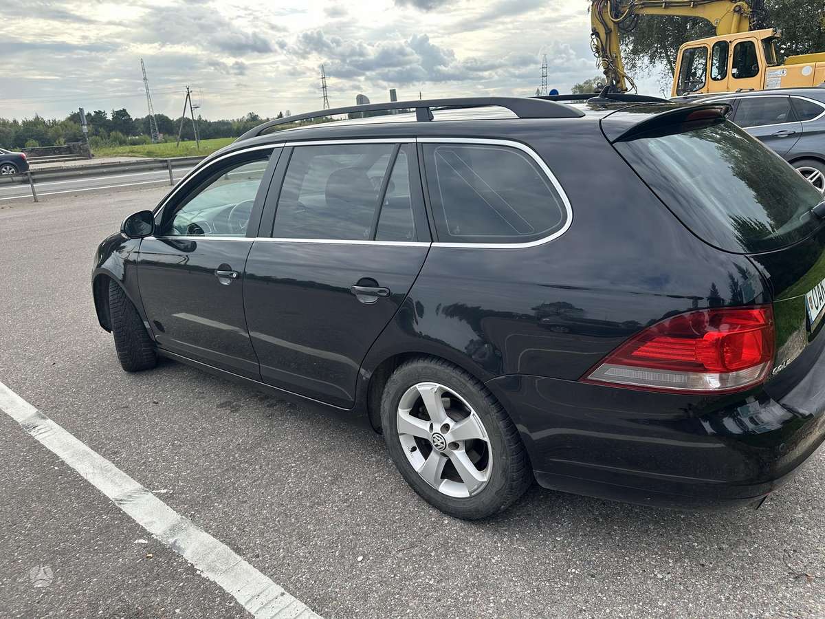 Volkswagen Golf - 11