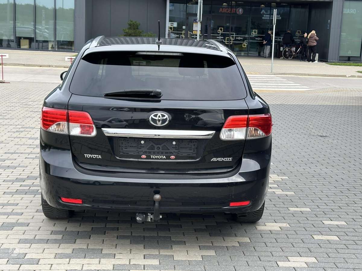 Toyota Avensis - 9