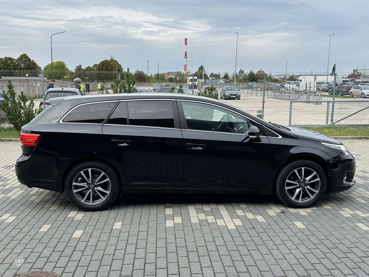 Toyota Avensis - 11