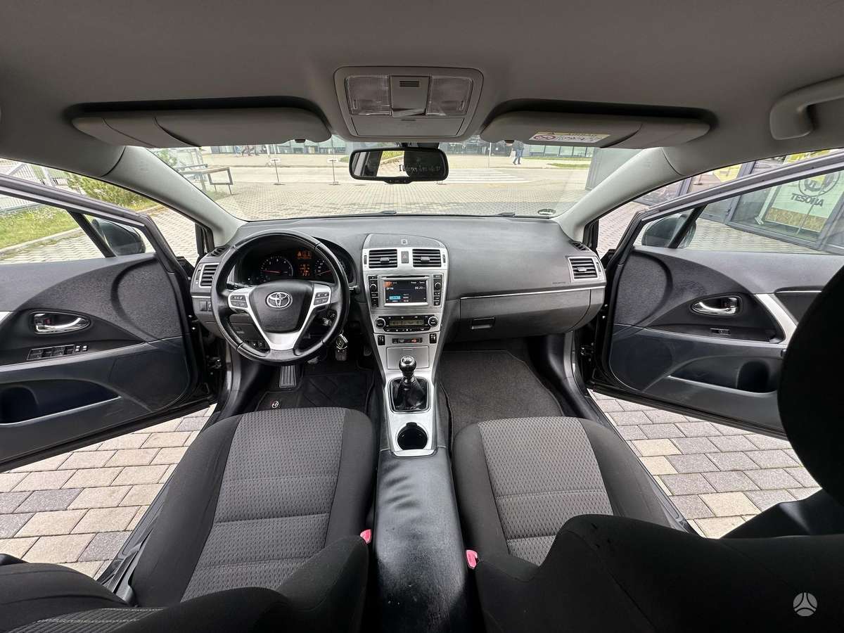 Toyota Avensis - 12