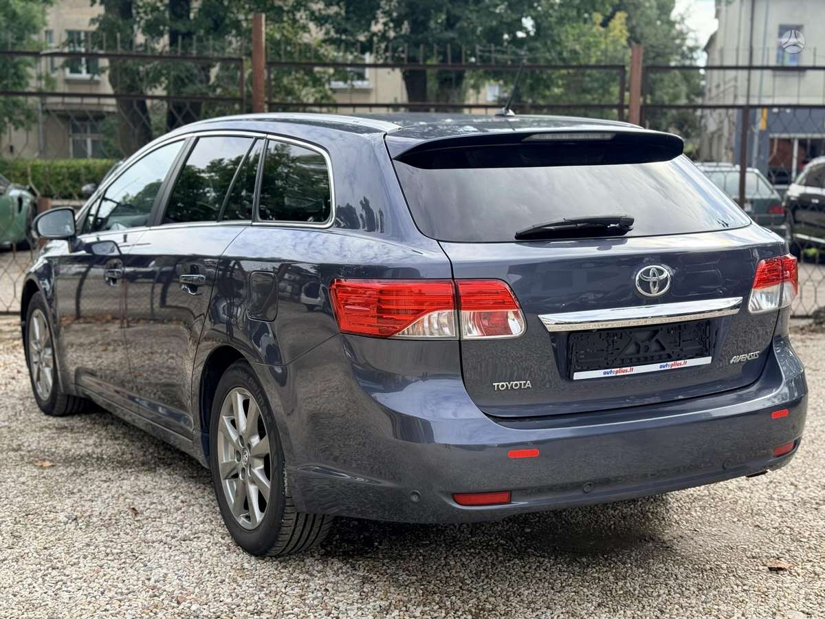 Toyota Avensis - 4