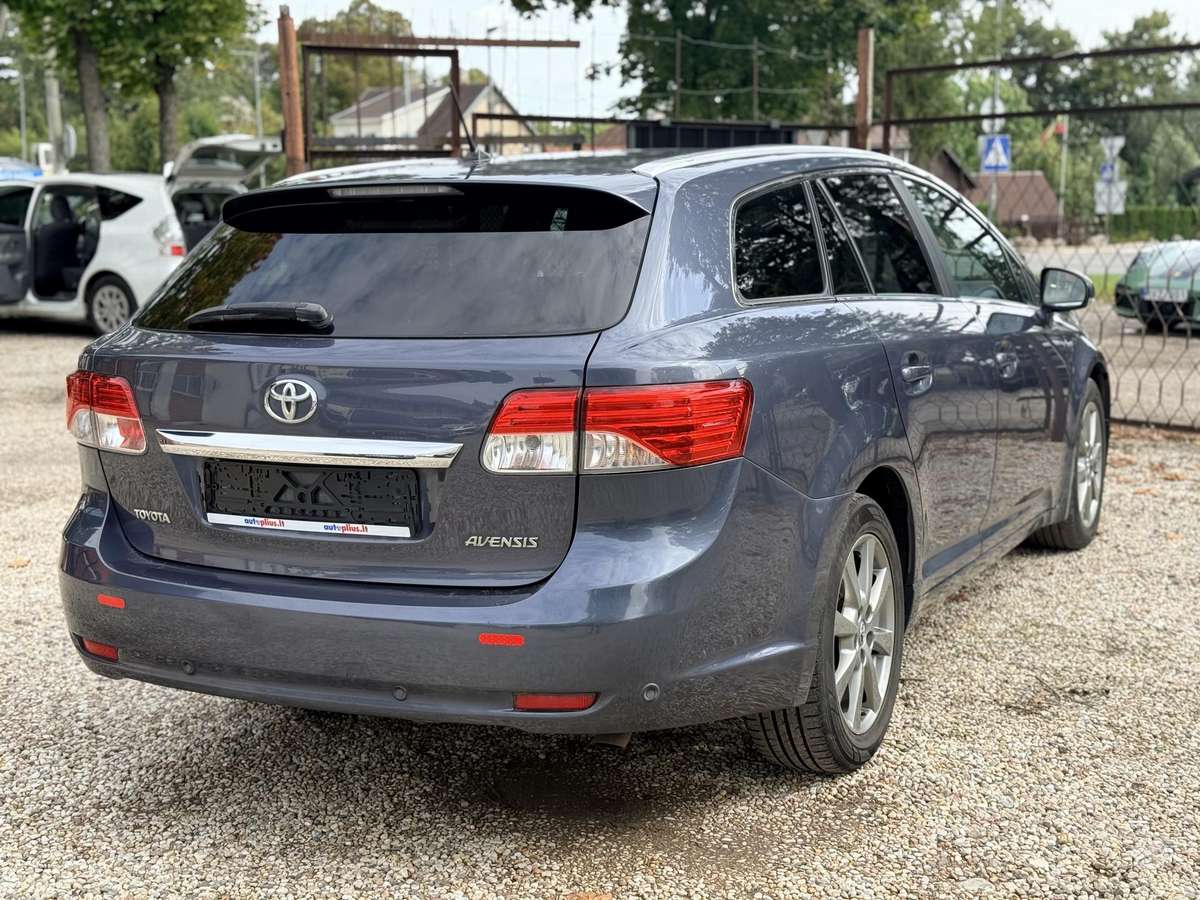 Toyota Avensis - 5