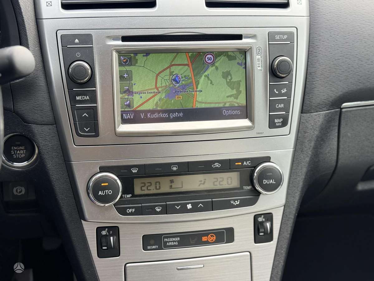 Toyota Avensis - 10