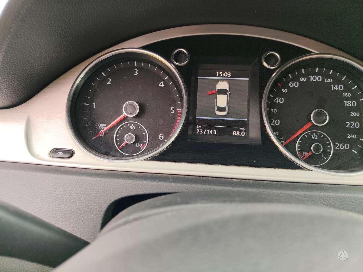 Volkswagen Passat - 9
