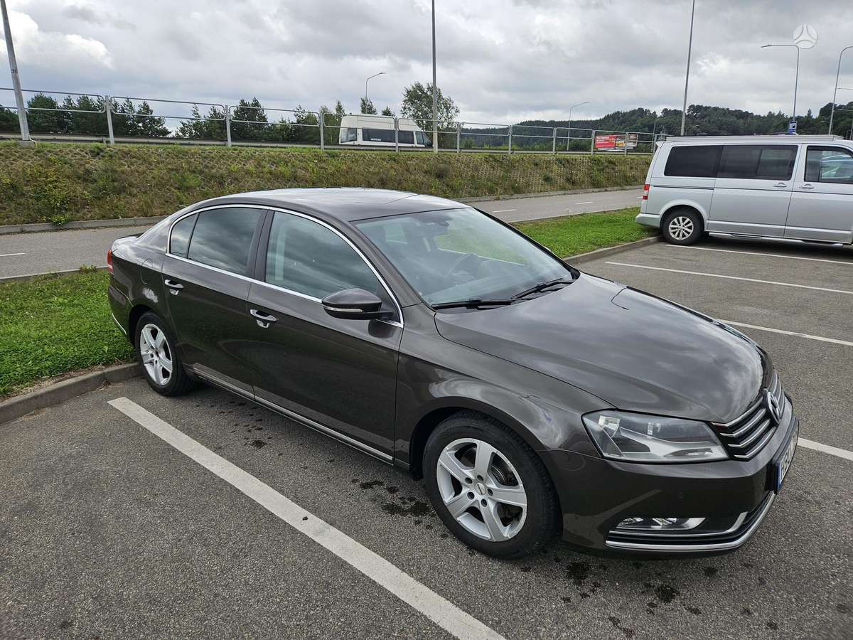 Volkswagen Passat - 2