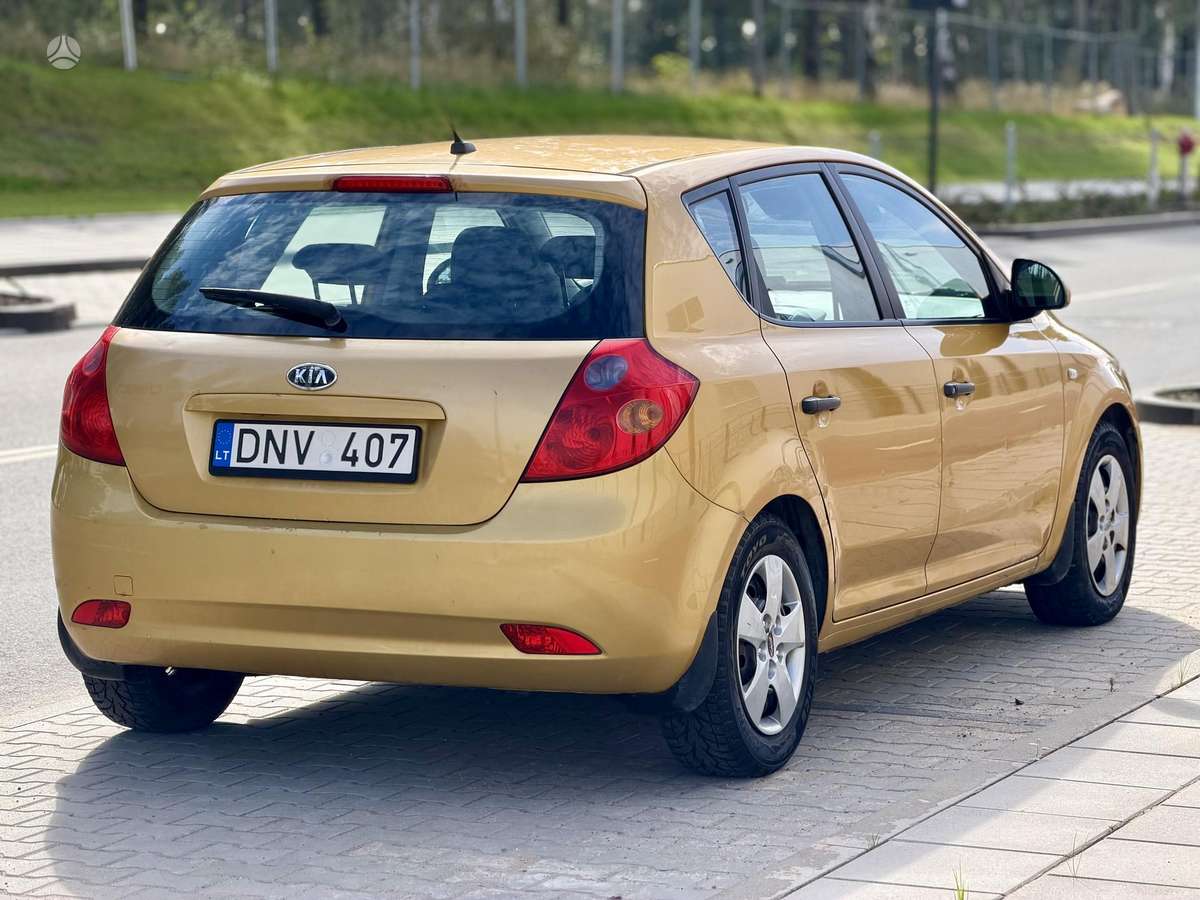 Kia Ceed, 1.6 l., hatchback