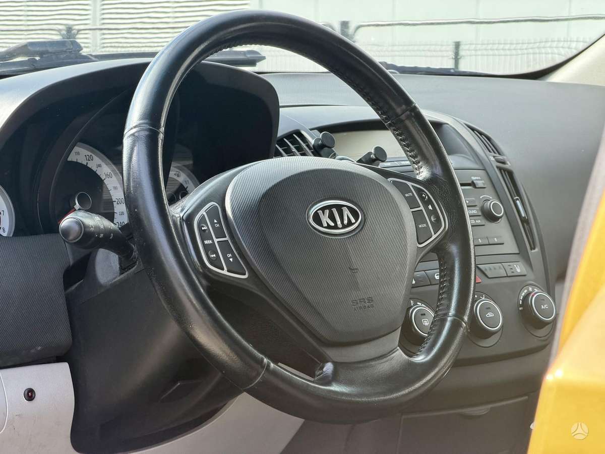 Kia Ceed, 1.6 l., Хэтчбек