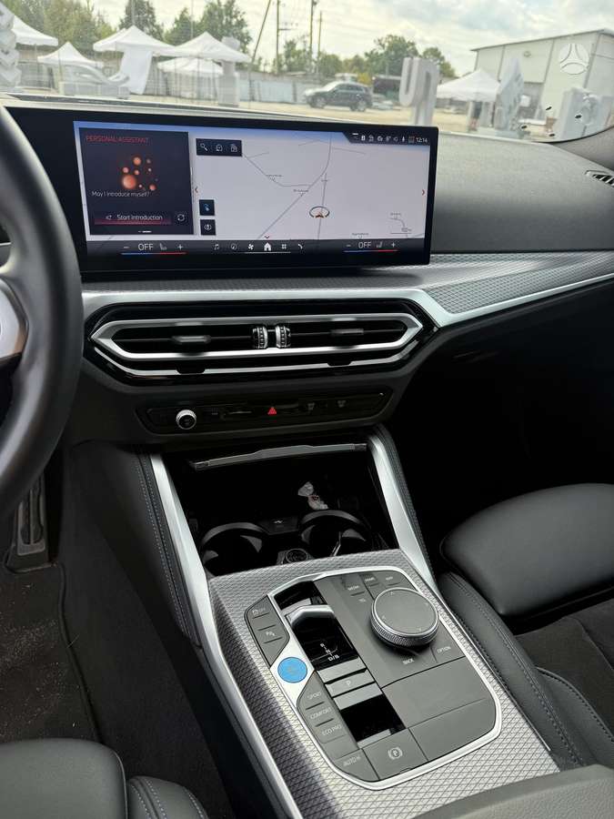 BMW i4, sedanas