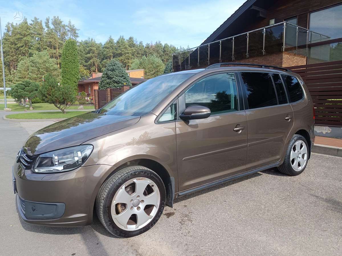 Volkswagen Touran - 1