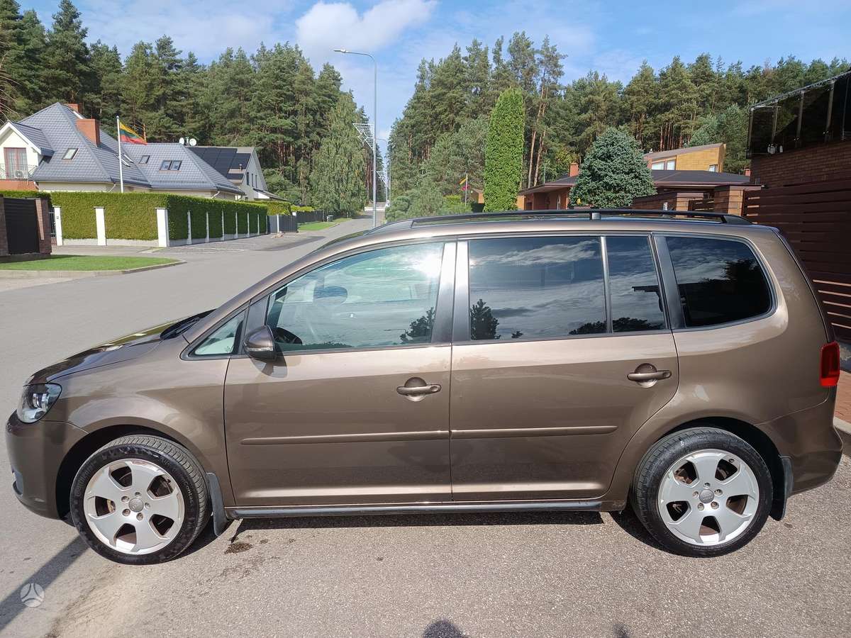 Volkswagen Touran - 3
