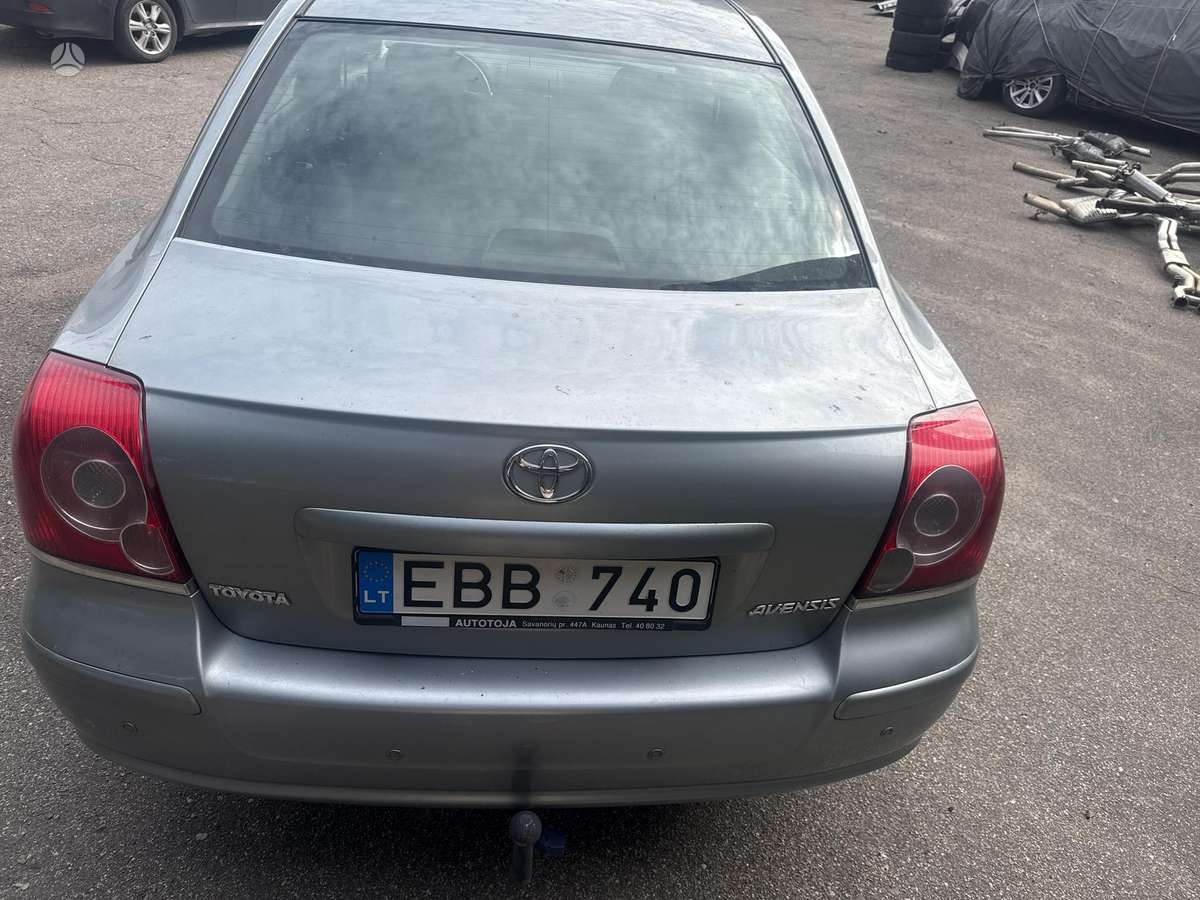 Toyota Avensis - 5