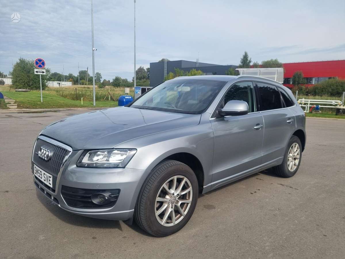 Audi Q5, 2.0 l., off-road / crossover