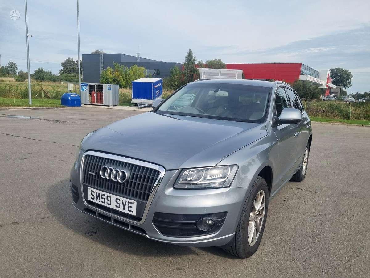 Audi Q5, 2.0 l., off-road / crossover