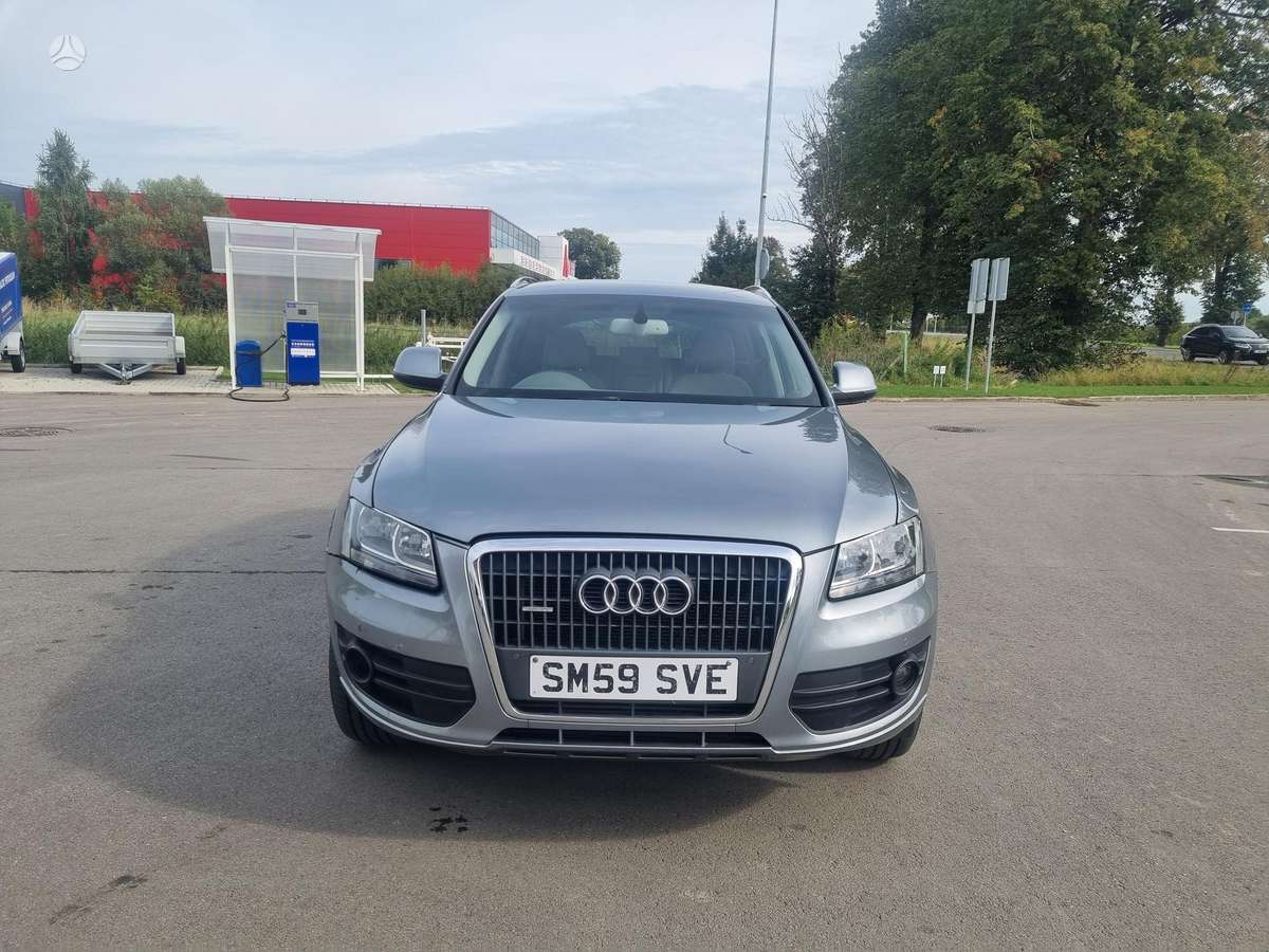 Audi Q5, 2.0 l., off-road / crossover
