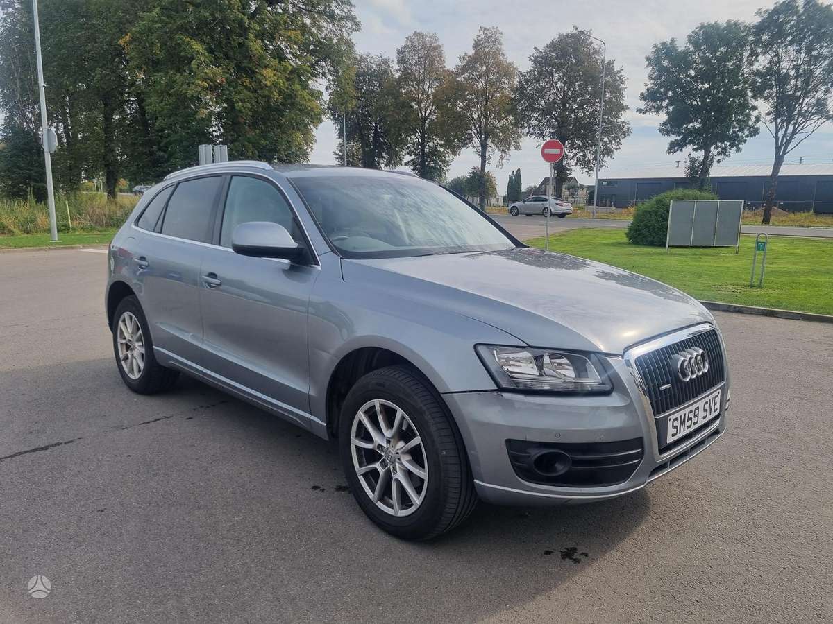 Audi Q5, 2.0 l., off-road / crossover