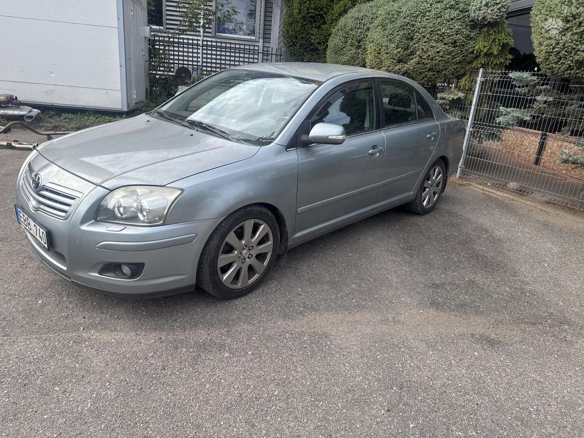 Toyota Avensis - 4