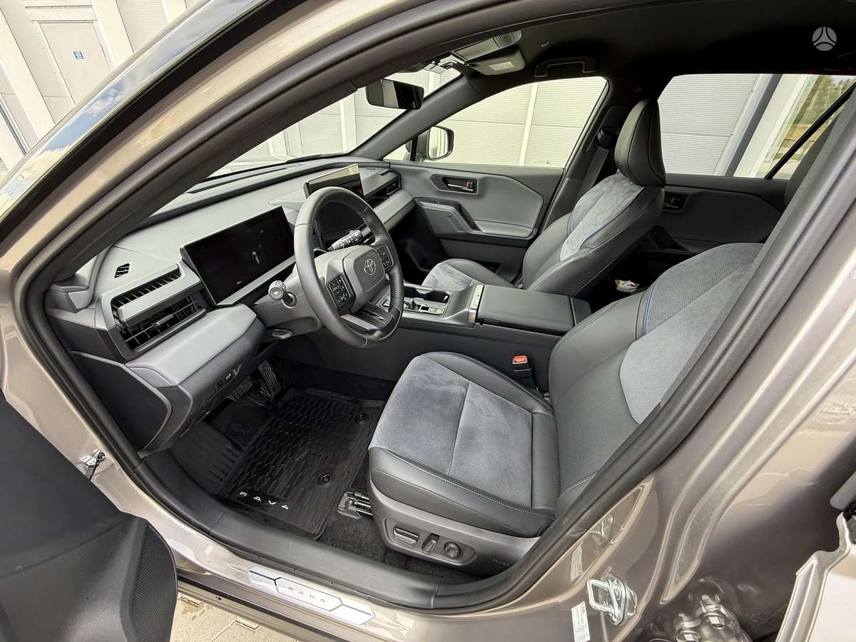 Toyota RAV4 - 9
