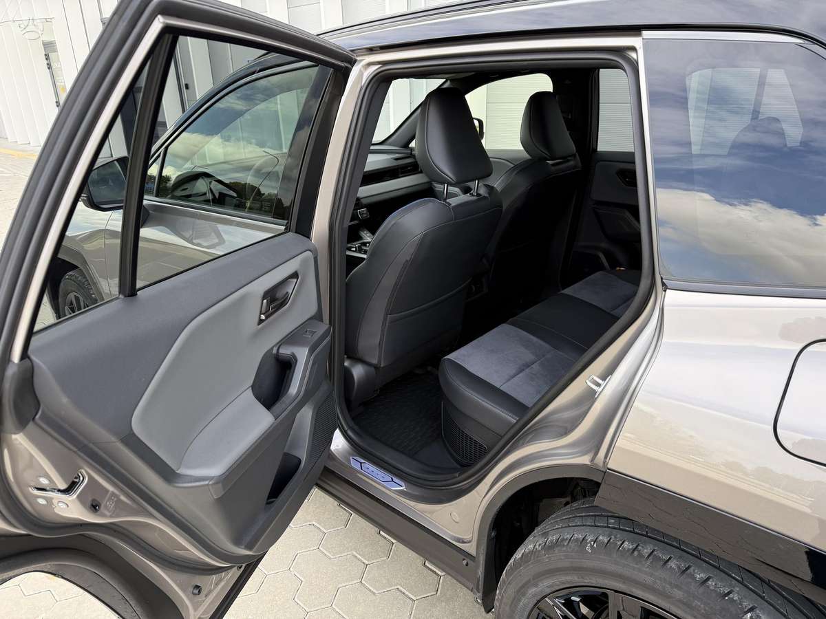 Toyota RAV4 - 10