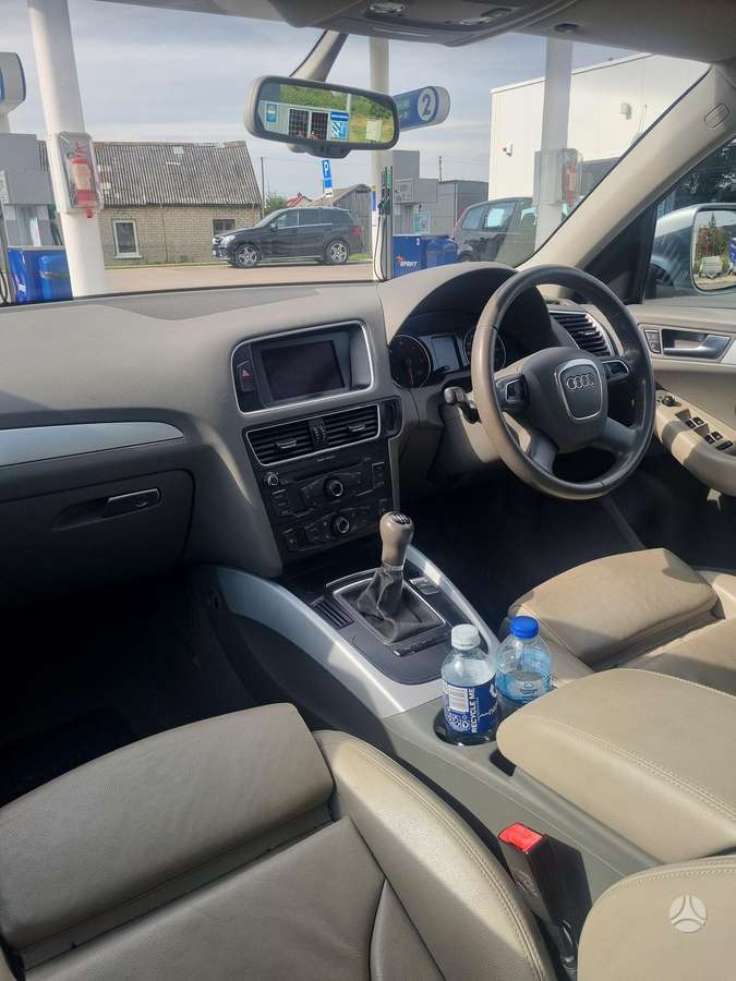 Audi Q5, 2.0 l., off-road / crossover