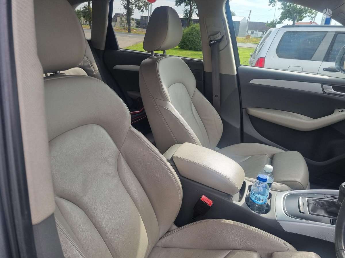 Audi Q5, 2.0 l., off-road / crossover