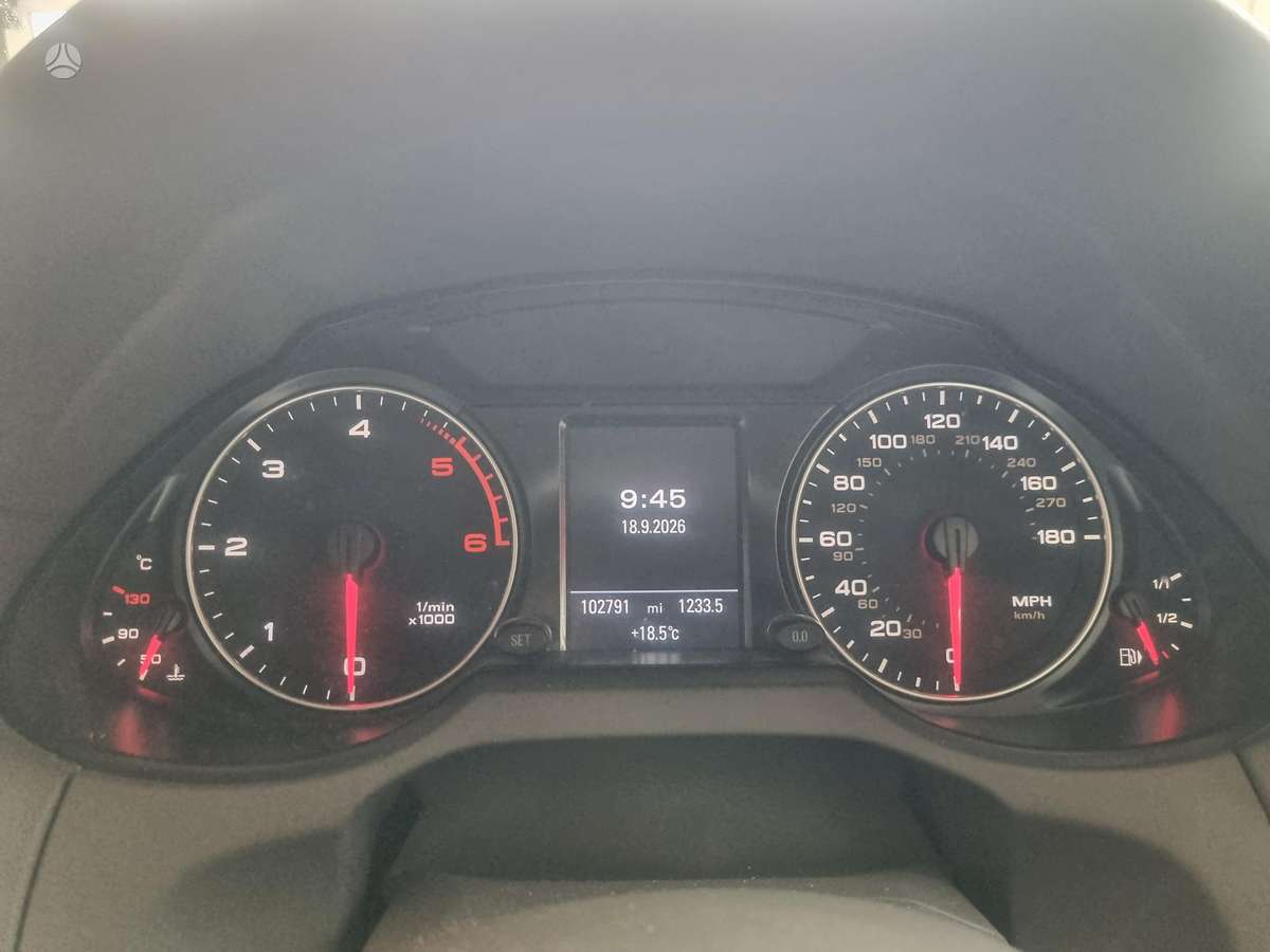 Audi Q5, 2.0 l., off-road / crossover