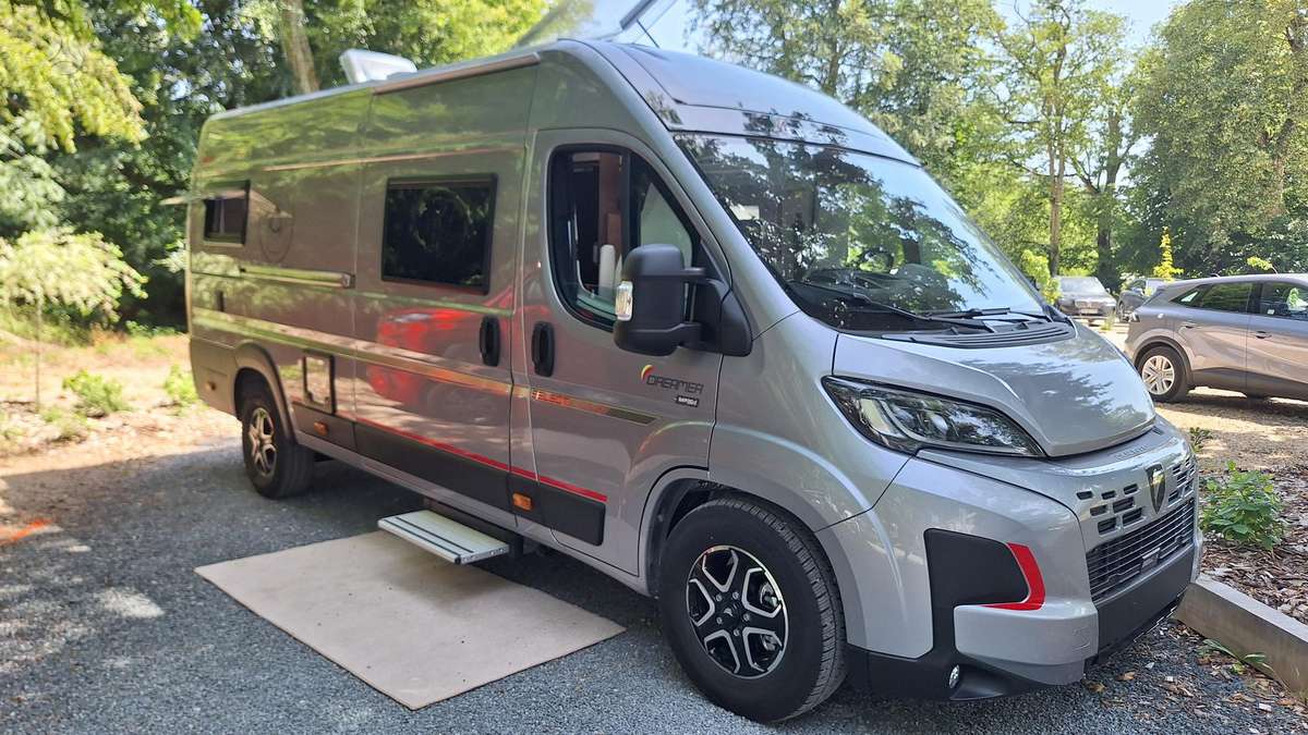 DREAMER D64 SELECT Saphir, campers