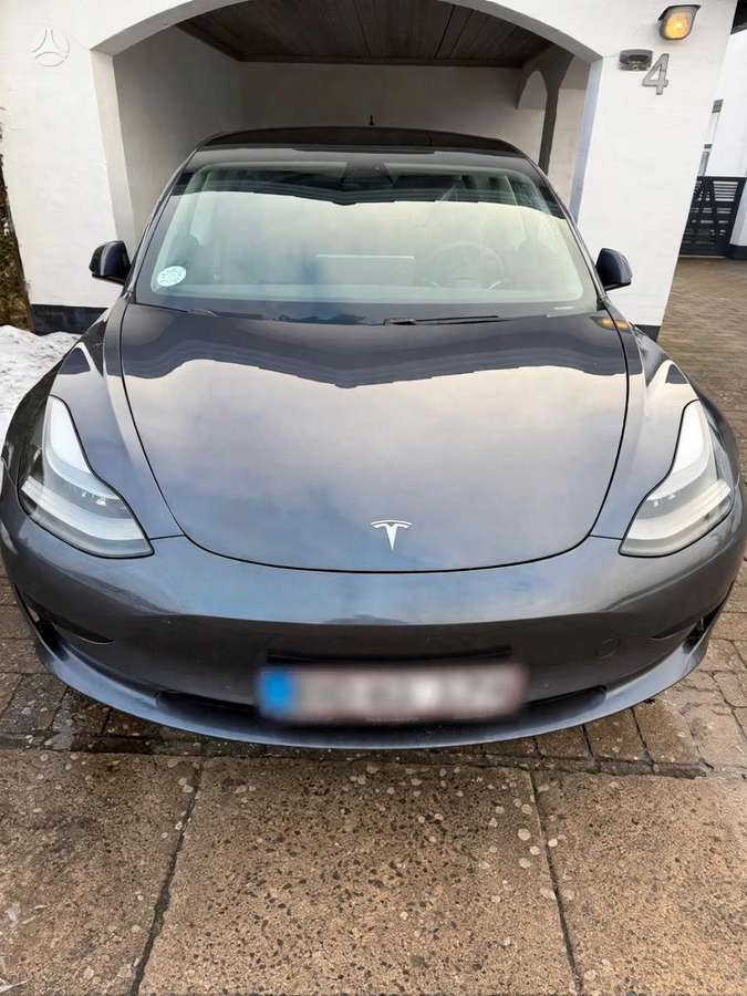 Tesla Model 3, 68 кВт·ч, Хэтчбек