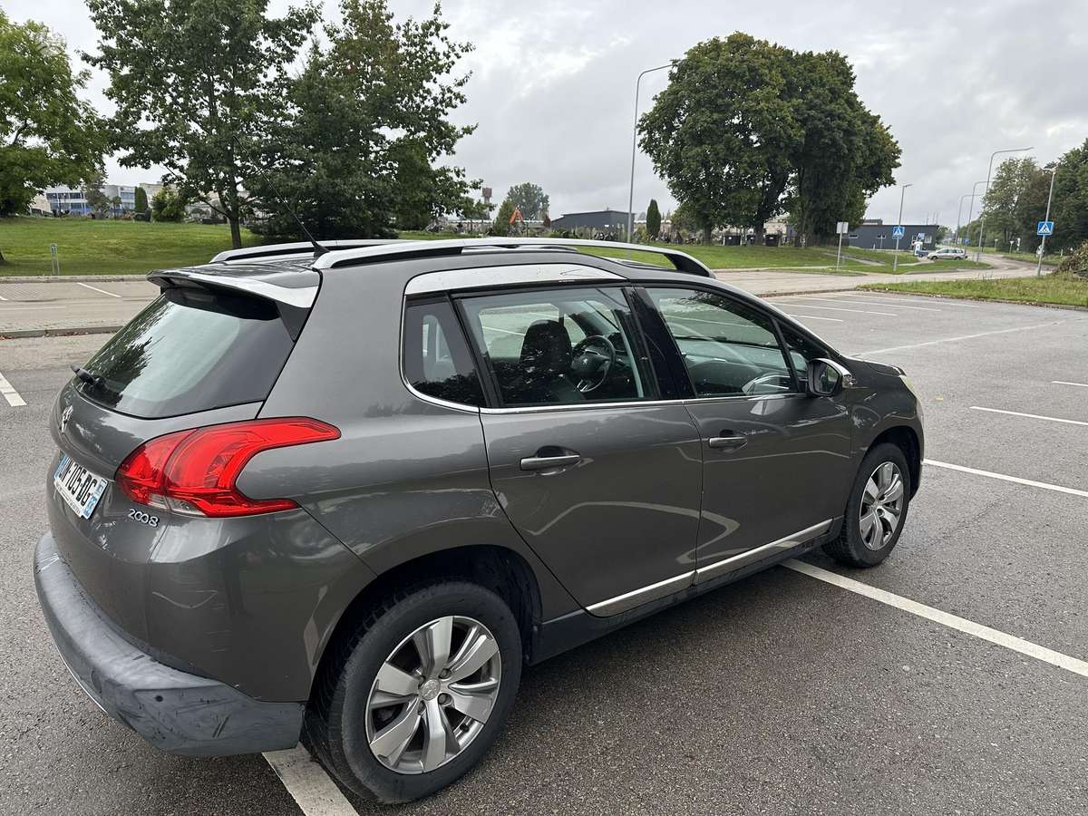 Peugeot 2008 - 4