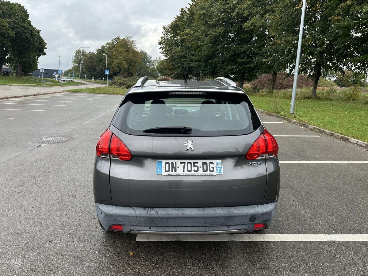 Peugeot 2008 - 6