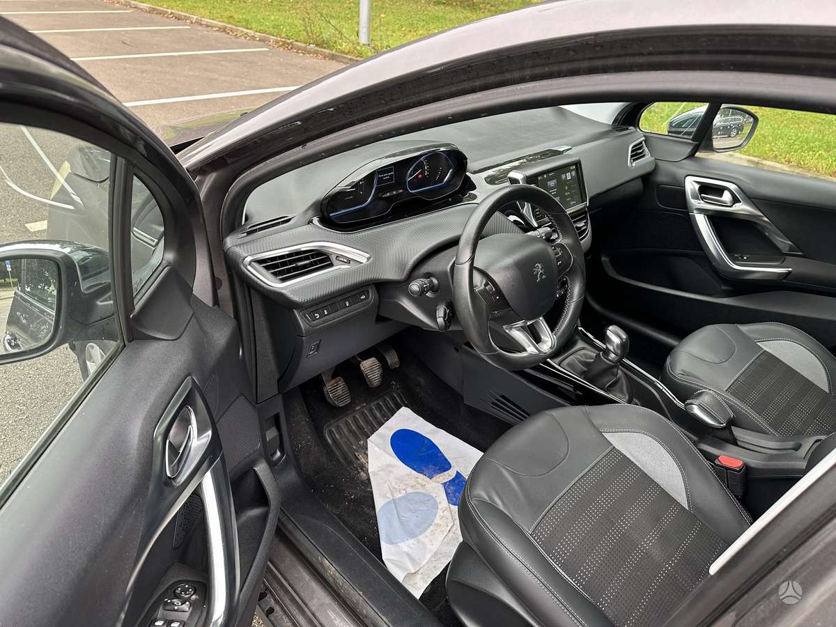 Peugeot 2008 - 7