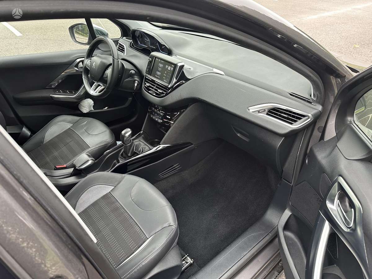 Peugeot 2008 - 9