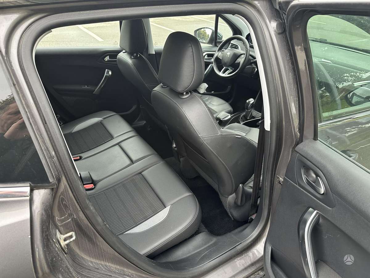 Peugeot 2008 - 10