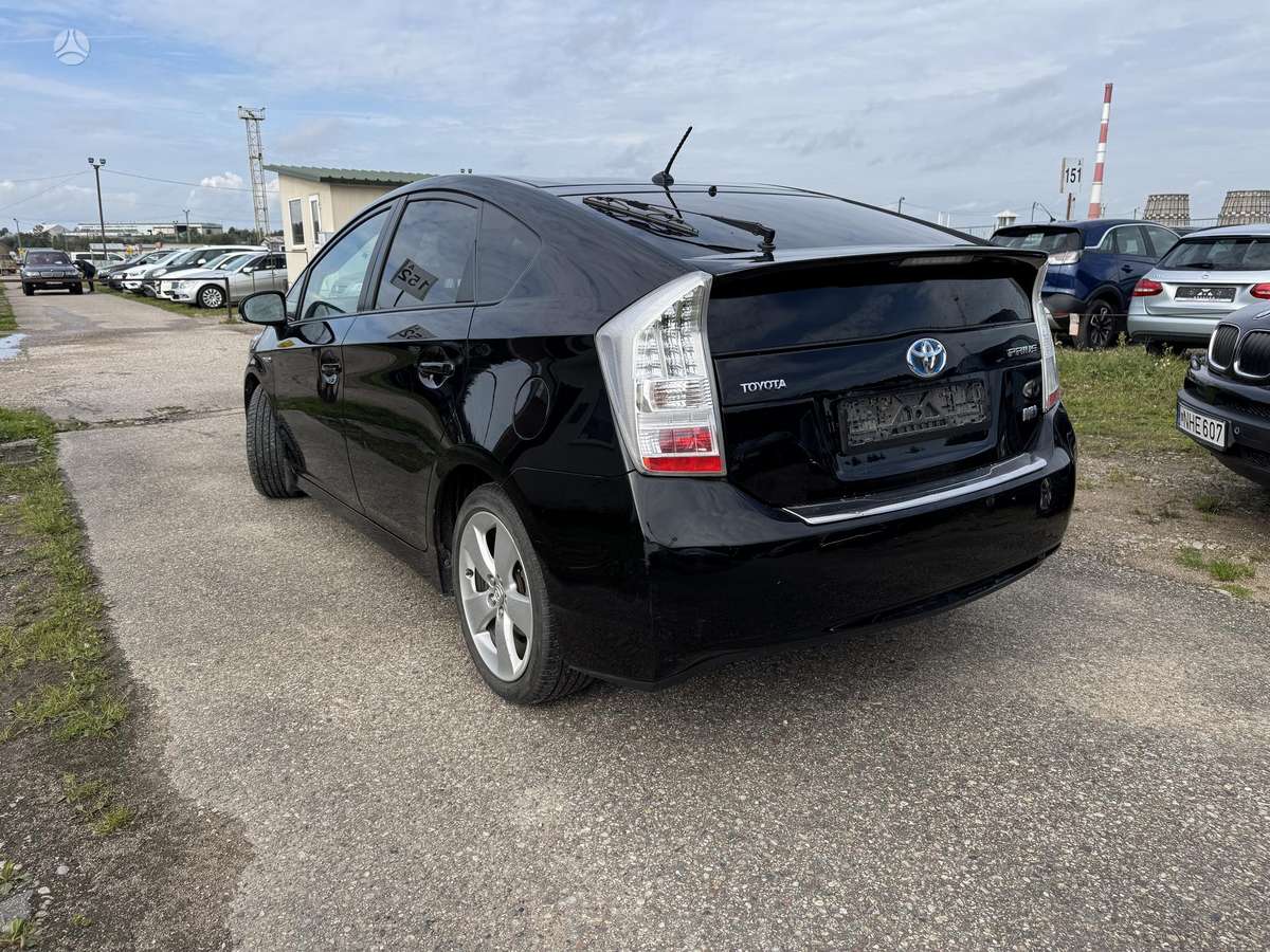 Toyota Prius - 3