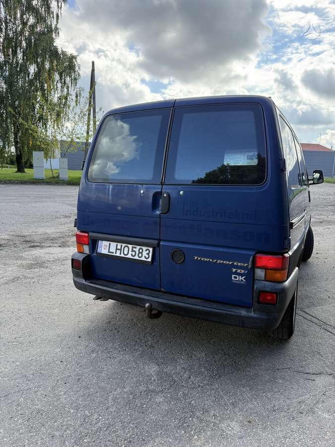 Volkswagen Transporter - 4