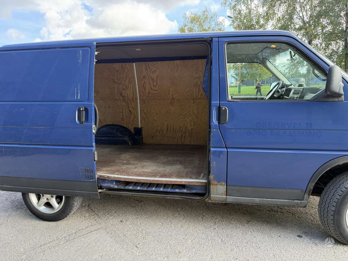 Volkswagen Transporter - 9