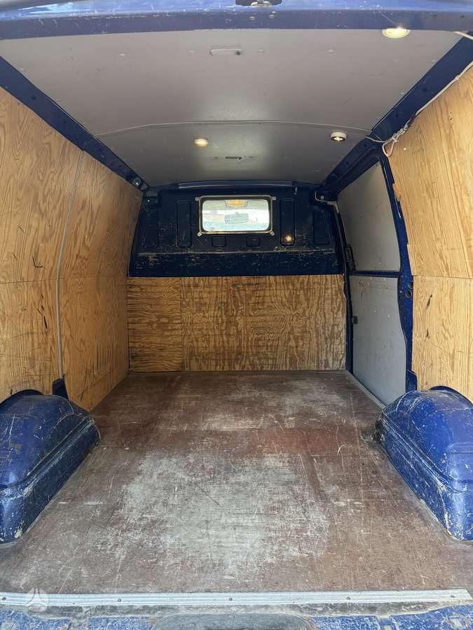 Volkswagen Transporter - 10