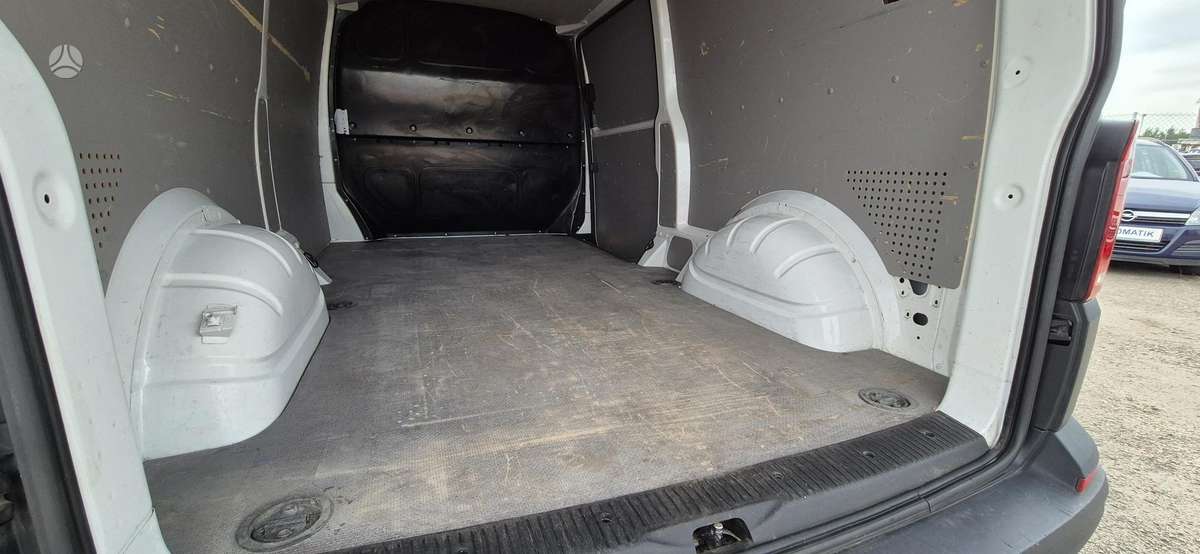 Volkswagen Transporter - 9