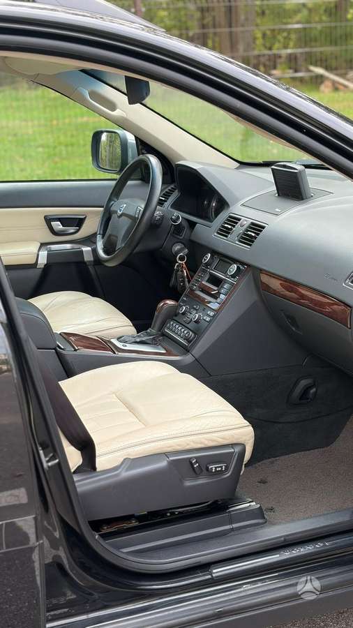 Volvo XC90 - 8